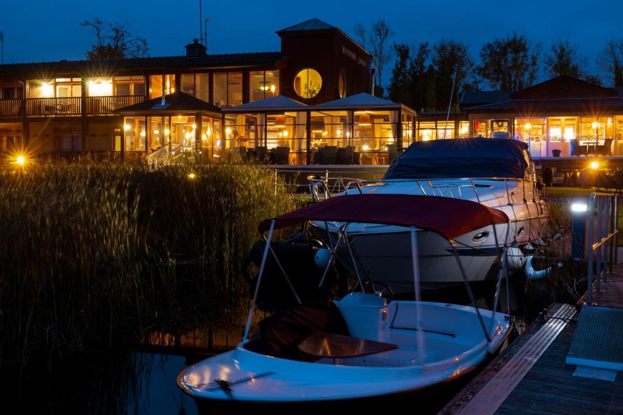 Wineport Lodge Glasson Esterno foto