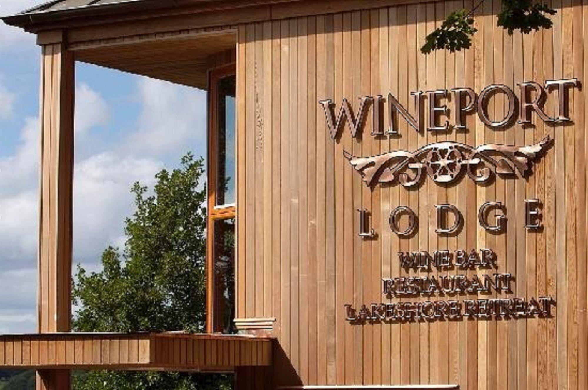 Wineport Lodge Glasson Esterno foto
